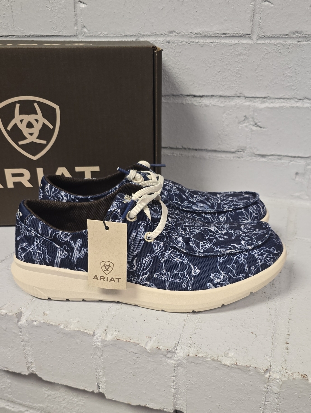 Ariat Navy Canvas Shoes With Western Print. Womens Size 9.5. NIB.